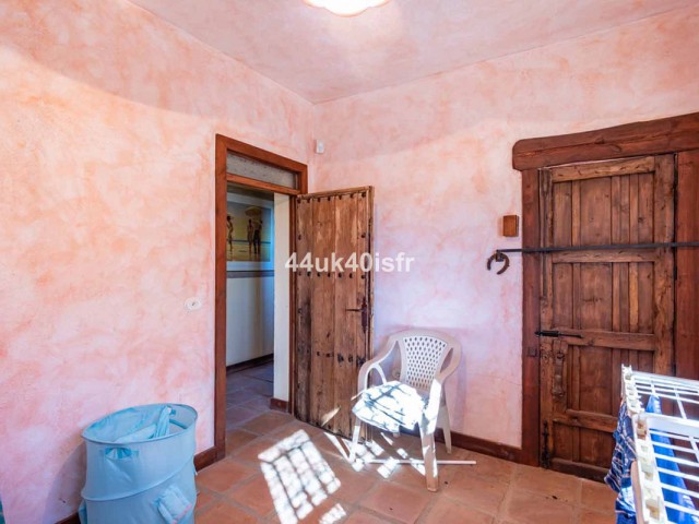 4 Bedrooms Villa in Mijas