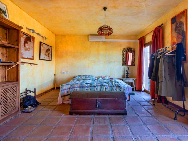 4 Bedrooms Villa in Mijas