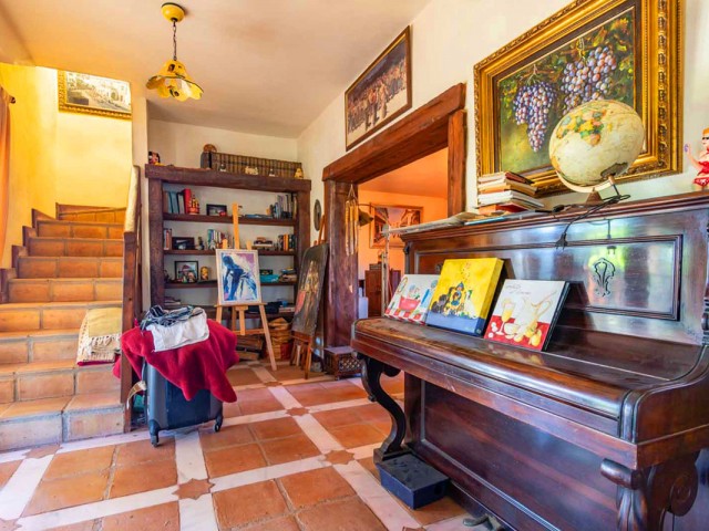 4 Bedrooms Villa in Mijas