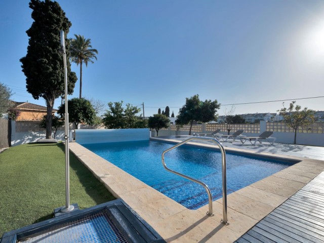 Villa avec 4 Chambres  à San Pedro de Alcántara