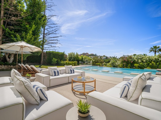 6 Bedrooms Villa in Nueva Andalucía