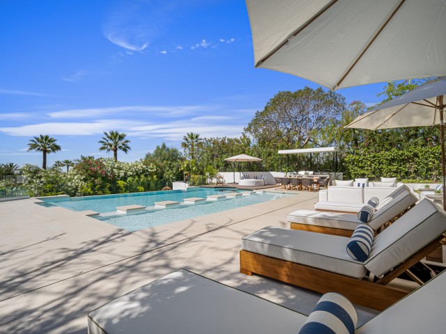 6 Bedrooms Villa in Nueva Andalucía