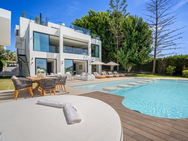 6 Bedrooms Villa in Nueva Andalucía