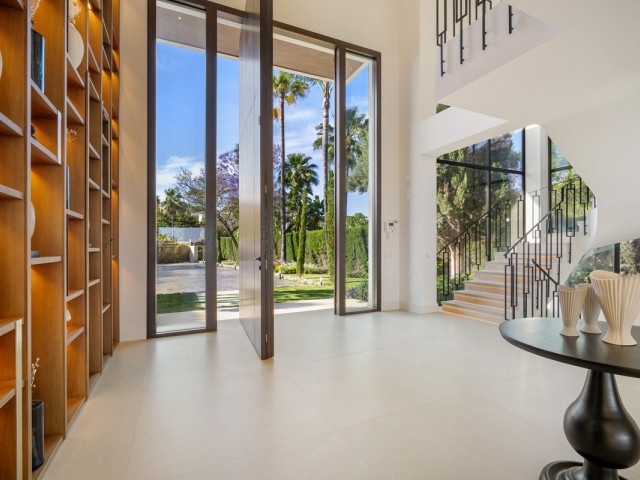 6 Bedrooms Villa in Nueva Andalucía