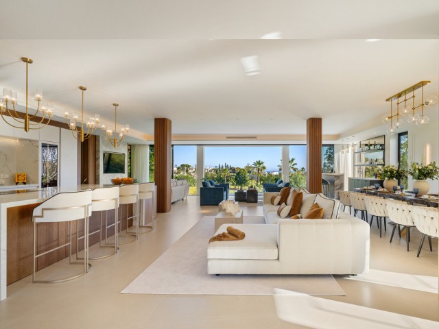 6 Bedrooms Villa in Nueva Andalucía