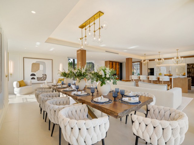 6 Bedrooms Villa in Nueva Andalucía