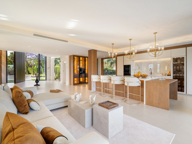 6 Bedrooms Villa in Nueva Andalucía