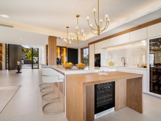 6 Bedrooms Villa in Nueva Andalucía