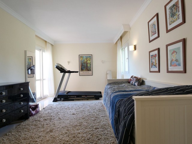 Appartement avec 3 Chambres  à Cabopino