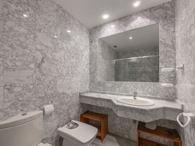 2 Bedrooms Apartment in Puerto Banús