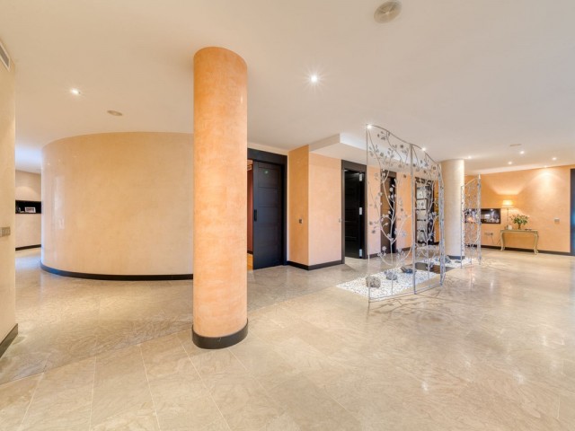 6 Bedrooms Apartment in Puerto Banús