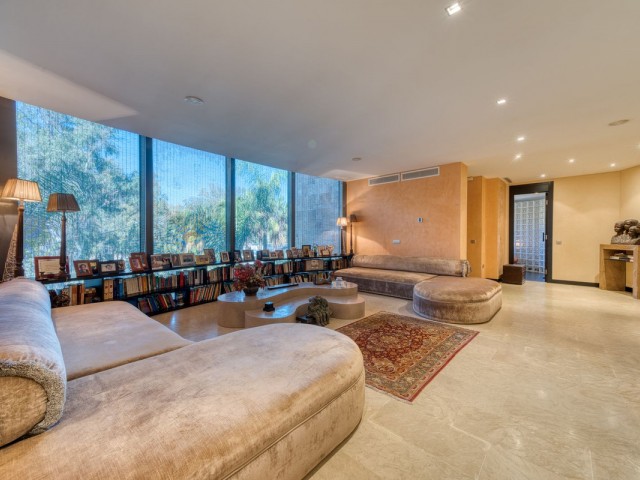 6 Bedrooms Apartment in Puerto Banús