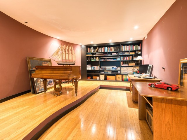 6 Bedrooms Apartment in Puerto Banús