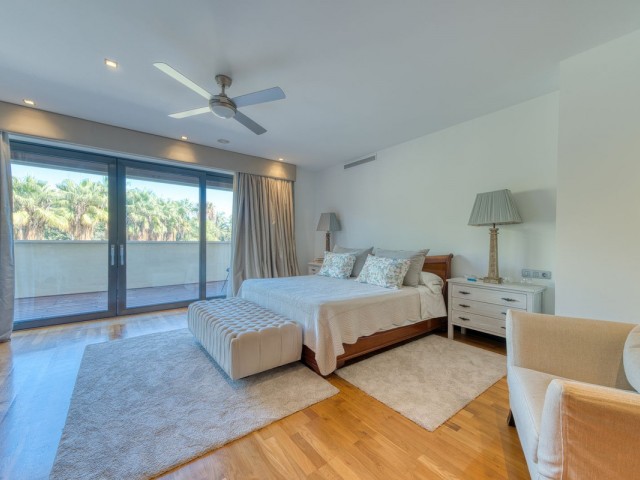 6 Bedrooms Apartment in Puerto Banús
