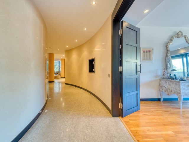 6 Bedrooms Apartment in Puerto Banús