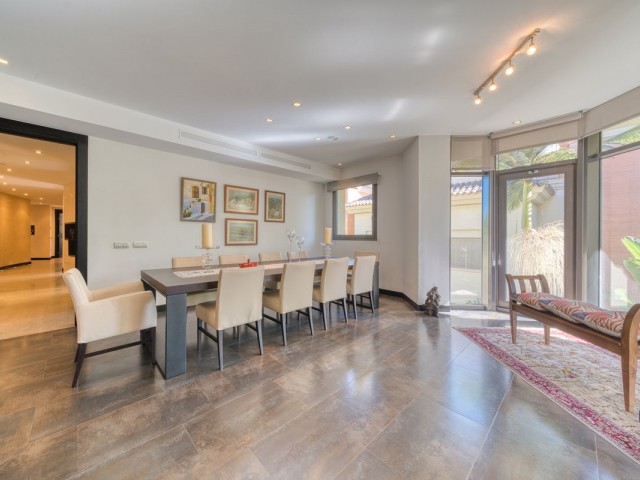 6 Bedrooms Apartment in Puerto Banús