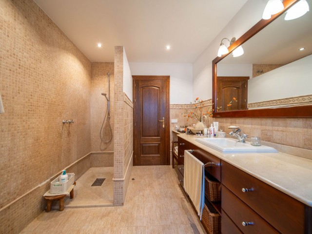 5 Bedrooms Villa in Mijas Golf