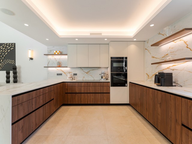 5 Bedrooms Villa in Nueva Andalucía