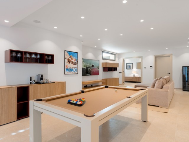 5 Bedrooms Villa in Nueva Andalucía