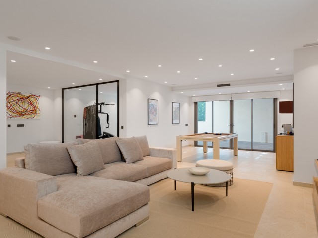 5 Bedrooms Villa in Nueva Andalucía