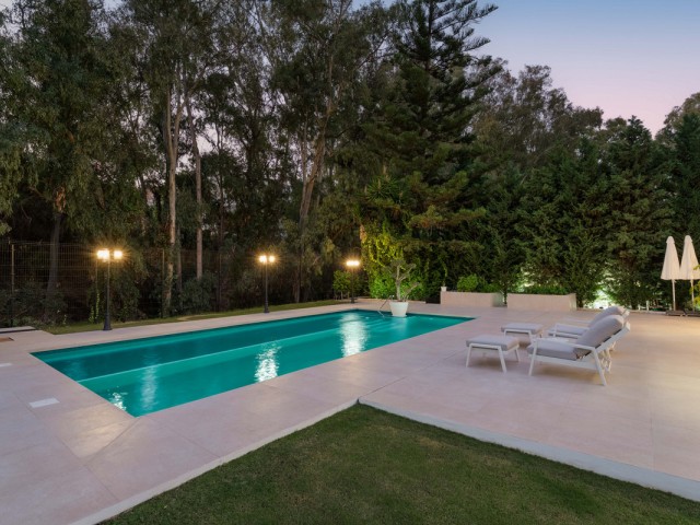 5 Schlafzimmer Villa in Nueva Andalucía