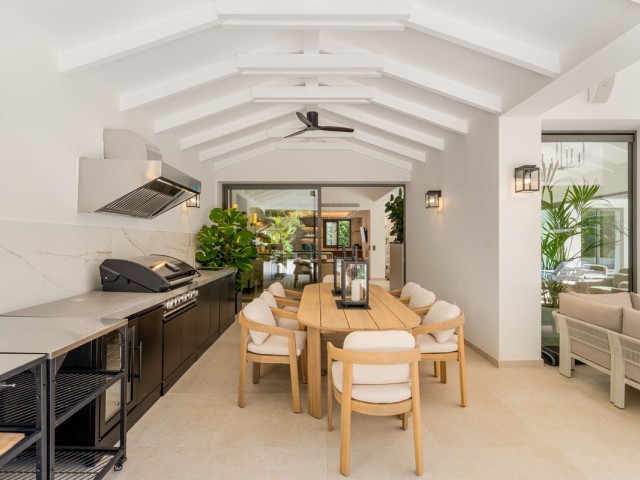 5 Schlafzimmer Villa in Nueva Andalucía