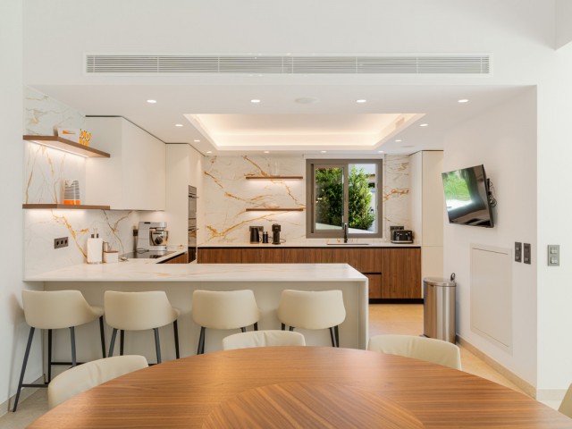 5 Schlafzimmer Villa in Nueva Andalucía