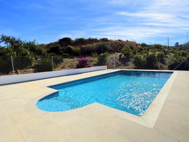 4 Bedrooms Villa in Estepona