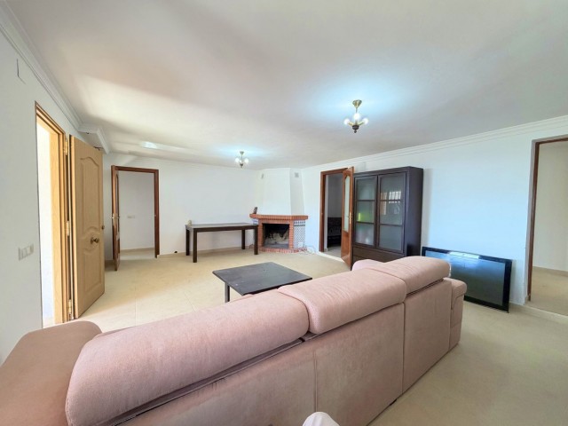 4 Bedrooms Villa in Estepona