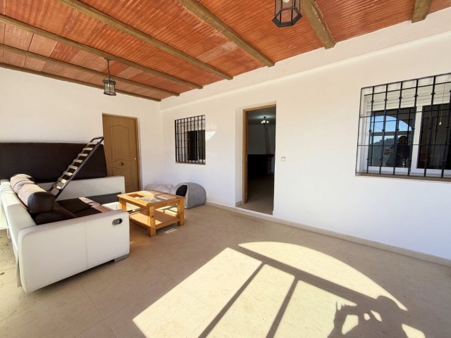 4 Bedrooms Villa in Estepona
