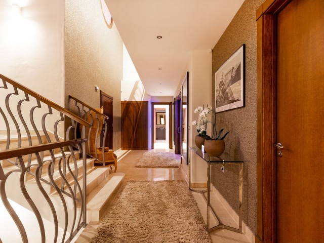 Villa avec 5 Chambres  à Benahavís