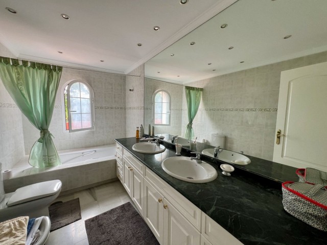 8 Bedrooms Villa in Mijas Golf