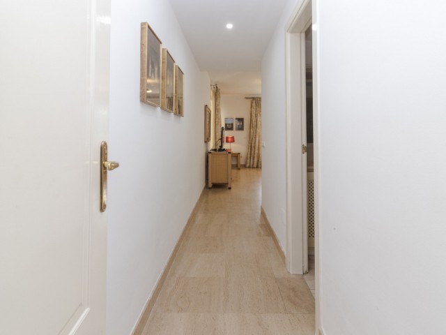 Apartamento con 3 Dormitorios  en Río Real