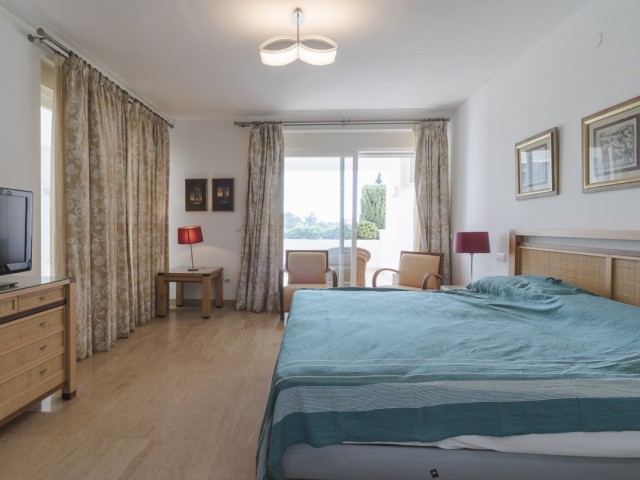 Apartamento con 3 Dormitorios  en Río Real