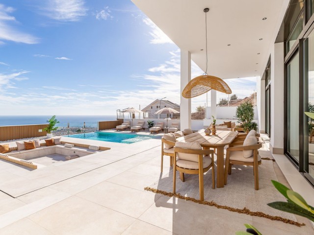 4 Bedrooms Villa in Benalmadena