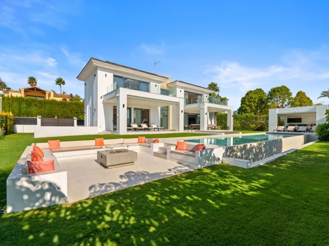 6 Bedrooms Villa in Benahavís