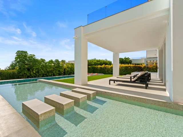 6 Bedrooms Villa in Benahavís