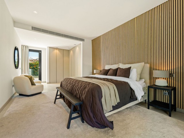 Villa avec 5 Chambres  à Nueva Andalucía