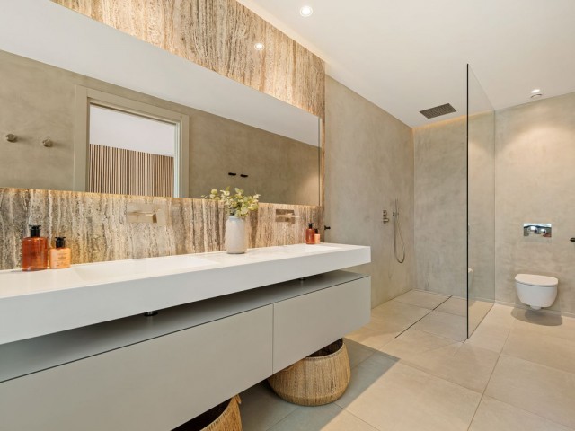 Villa avec 5 Chambres  à Nueva Andalucía