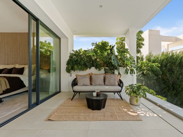 Villa avec 5 Chambres  à Nueva Andalucía