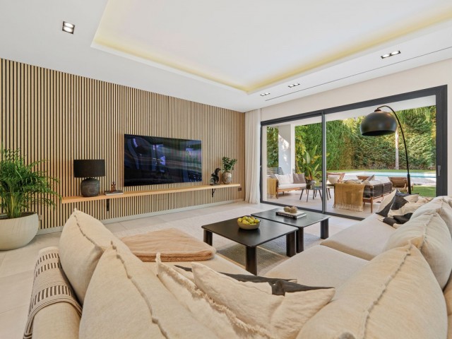 5 Bedrooms Villa in Nueva Andalucía