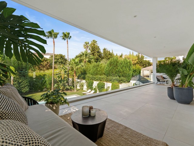5 Bedrooms Villa in Nueva Andalucía