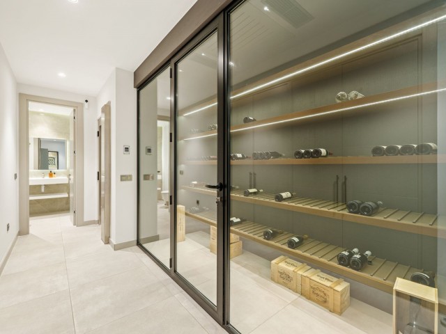 5 Bedrooms Villa in Nueva Andalucía