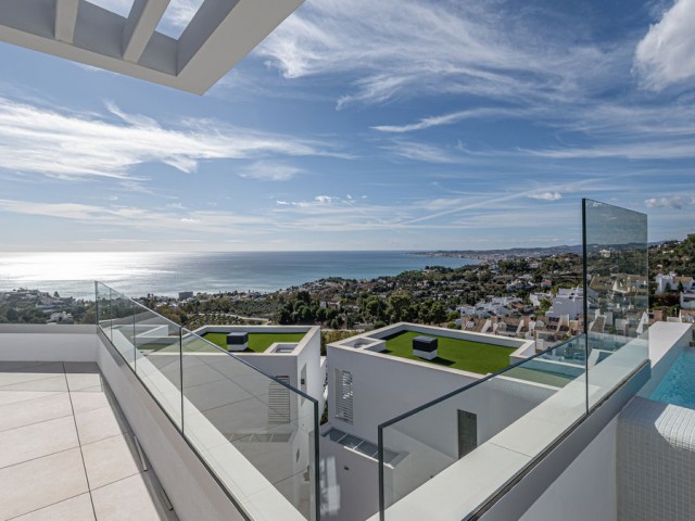 4 Bedrooms Villa in Benalmadena