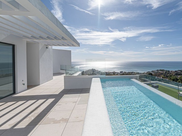 4 Bedrooms Villa in Benalmadena