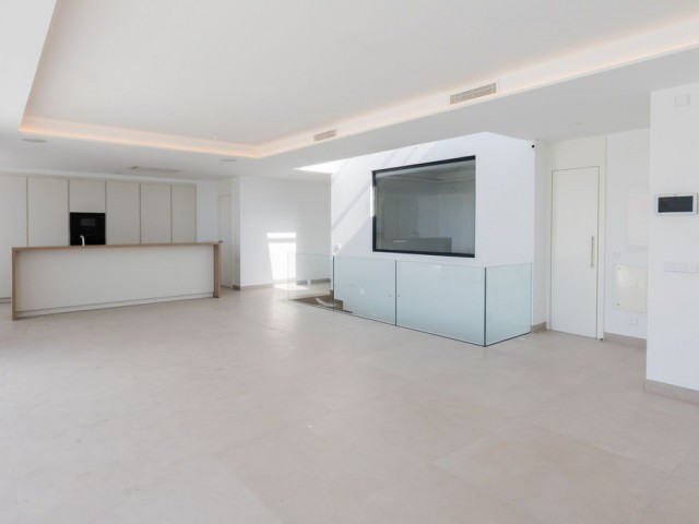 4 Bedrooms Villa in Benalmadena