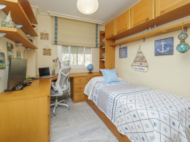 4 Bedrooms Apartment in Benalmadena