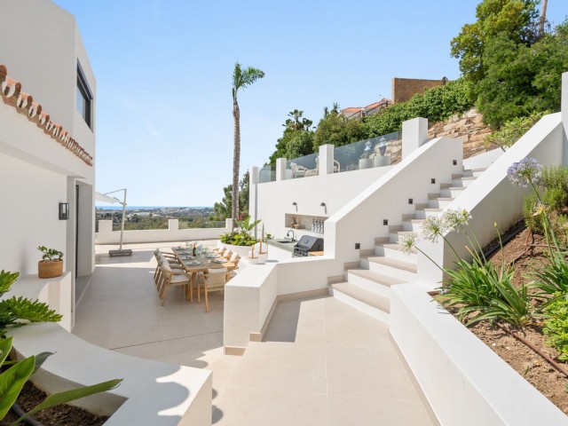 Villa avec 5 Chambres  à Nueva Andalucía