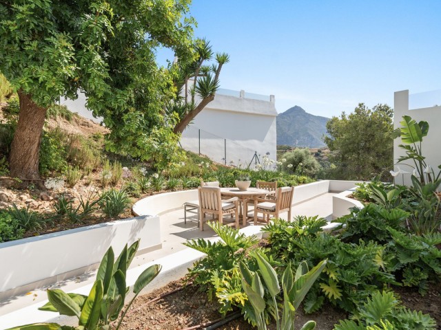 Villa avec 5 Chambres  à Nueva Andalucía