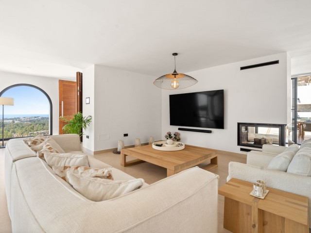 Villa avec 5 Chambres  à Nueva Andalucía